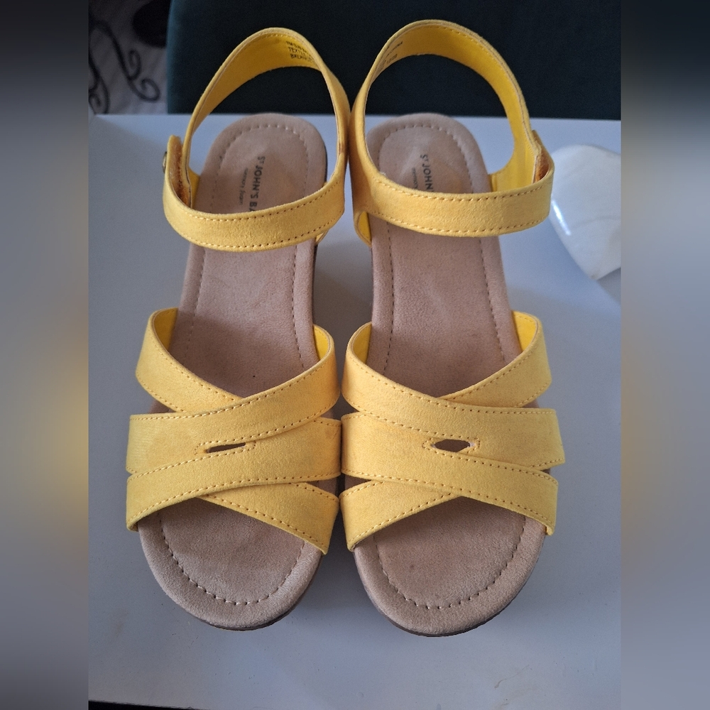 St. John's Bay Yellow Girls' Crisscross Strap Sandals